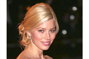 side-swept-chignon.jpg